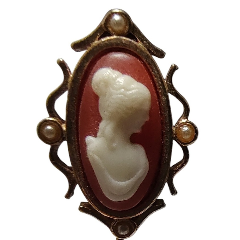 Vintage‎ Avon Cameo Stick Pin Gold Tone Metal Brooch Faux Seed Pearl Signed SEE